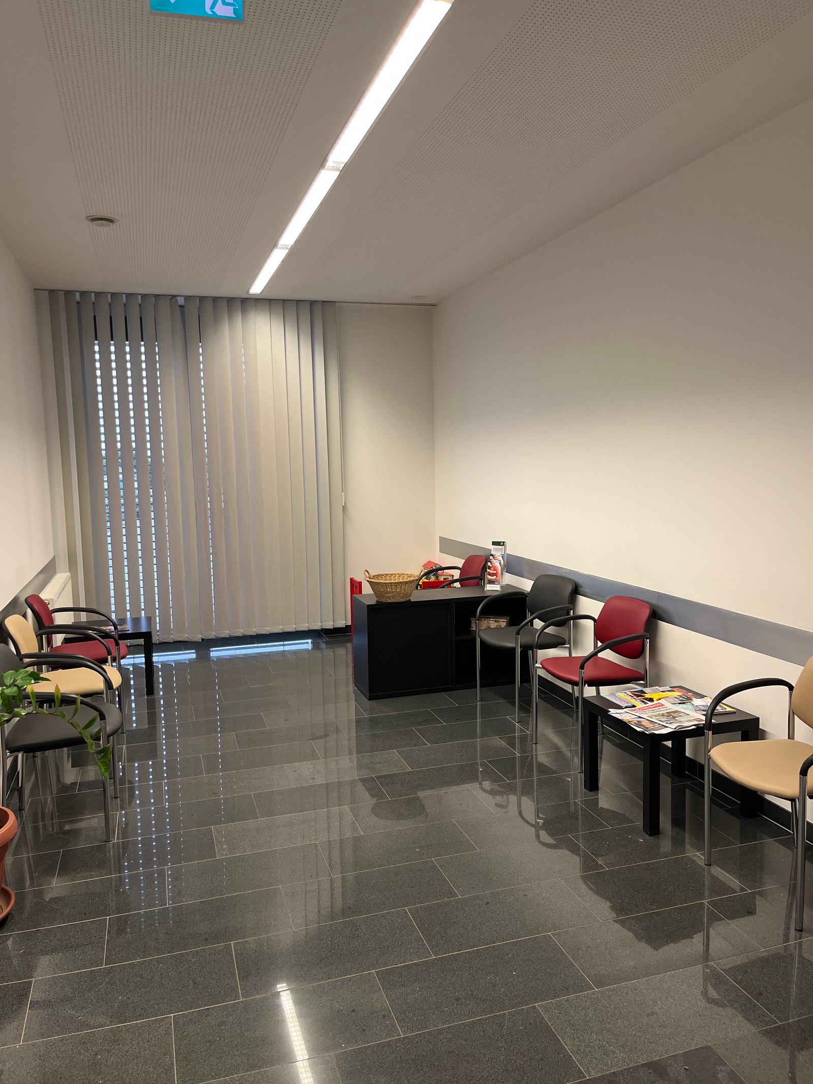 Wartebereich im Ärztezentrum Neusiedl am See